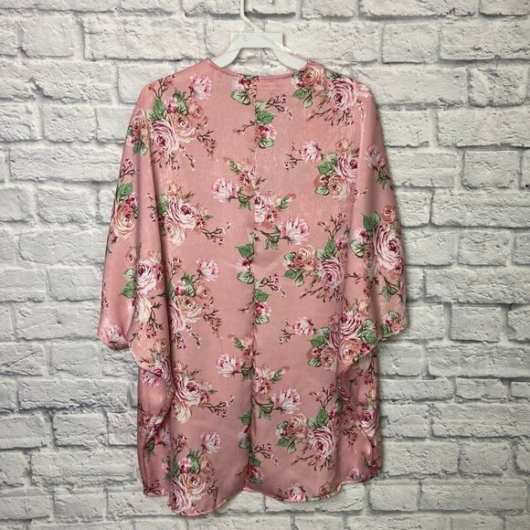 Haptics Pink Satin Floral Oversized Kimono size Small - Picture 5 of 9